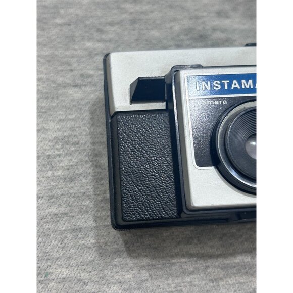 Kodak Instamatic X-30  Camera Black f11/43mm Lens  1971 - Picture 2 of 10
